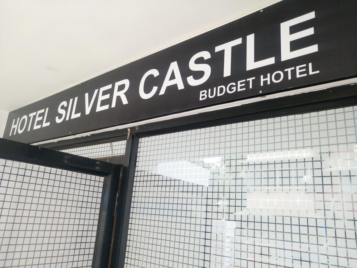 Hotel Silver Castle ムンバイ エクステリア 写真